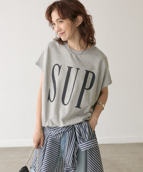 RIVE DROITE（リヴドロワ）の「WEB限定【ロゴがポイント】ミニウラケロゴプルオーバー（Tシャツ/カットソー・レディース・ブラック/ライトグレー・FREE）」の11枚目の写真