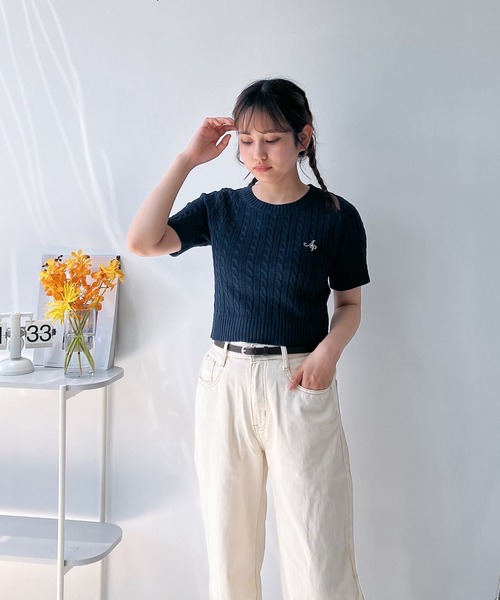 AS KNOW AS plus(アズノゥアズプラス)の「◎ロゴ刺繍 ケーブルニット半袖プルオーバー(ニット/セーター・レディース・ブルー/ネイビー/グレー/オフホワイト/レッド/ホワイト×ブラック/シルバー・FREE)」の14枚目の写真