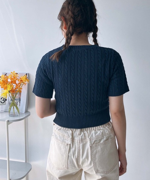 AS KNOW AS plus(アズノゥアズプラス)の「◎ロゴ刺繍 ケーブルニット半袖プルオーバー(ニット/セーター・レディース・ブルー/ネイビー/グレー/オフホワイト/レッド/ホワイト×ブラック/シルバー・FREE)」の13枚目の写真