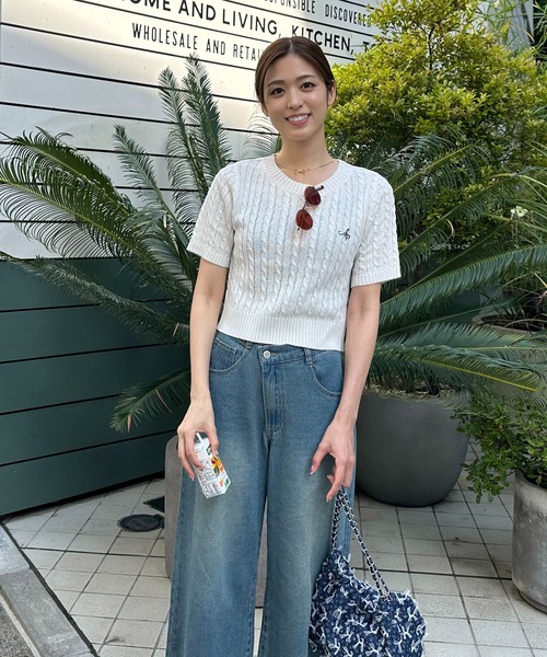 AS KNOW AS plus(アズノゥアズプラス)の「◎ロゴ刺繍 ケーブルニット半袖プルオーバー(ニット/セーター・レディース・ブルー/ネイビー/グレー/オフホワイト/レッド/ホワイト×ブラック/シルバー・FREE)」の16枚目の写真
