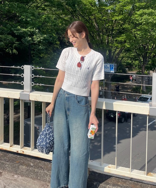 AS KNOW AS plus(アズノゥアズプラス)の「◎ロゴ刺繍 ケーブルニット半袖プルオーバー(ニット/セーター・レディース・ブルー/ネイビー/グレー/オフホワイト/レッド/ホワイト×ブラック/シルバー・FREE)」の19枚目の写真