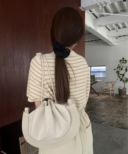 lawgy（ラウジー）の「round purse shoulder bag / ラウンドパースショルダーバッグ（ショルダーバッグ・レディース・アイボリー/ブラック・FREE）」の11枚目の写真