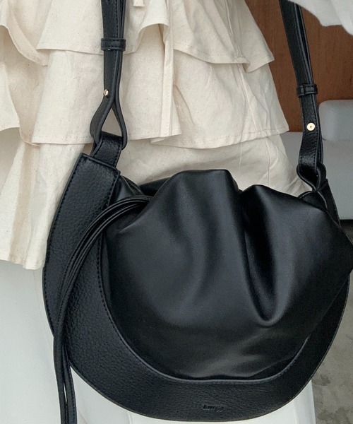 lawgy（ラウジー）の「round purse shoulder bag / ラウンドパースショルダーバッグ（ショルダーバッグ・レディース・アイボリー/ブラック・FREE）」の9枚目の写真