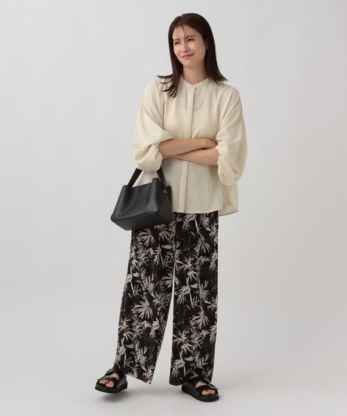 Elura（エルーラ）の「サラサラサマー袖コンブラウス/125576（シャツ/ブラウス・レディース・カーキ/ブラック/ホワイト・SMALL/MEDIUM）」の4枚目の写真