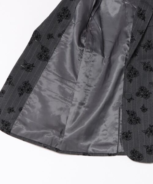 Desigual（デシグアル）の「フラワーデザインテーラードジャケット（テーラードジャケット・レディース・ブラック・S/M/L/XL/XS）」の4枚目の写真