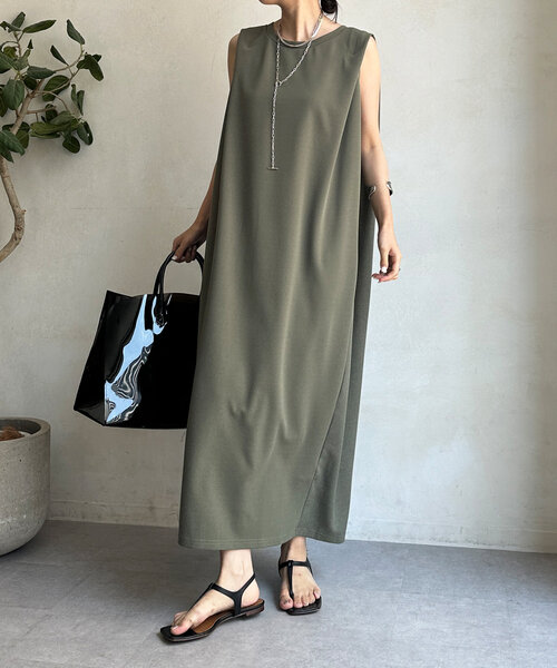 DouDou(ドゥドゥ)の「異素材切替タックワンピース(ワンピース・レディース・ブラック/カーキ/グレイッシュベージュ・FREE)」の20枚目の写真