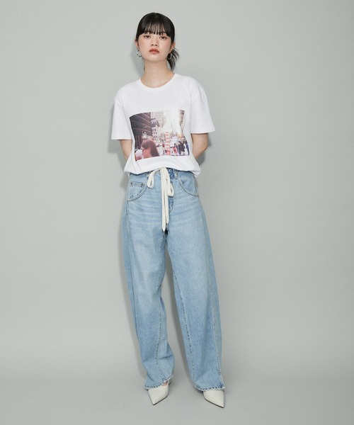ADAM ET ROPE'（アダムエロペ）の「【ZOZO限定・多サイズ】旅するフォトT(WHITE)≪Made by ZOZO≫（Tシャツ/カットソー・レディース・ホワイト×ゴールド/ホワイト×ピンク/ホワイト×グリーン/ホワイト×パープル/ホワイト×グレー・S/XL/L/M）」の14枚目の写真