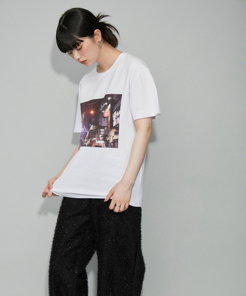 ADAM ET ROPE'（アダムエロペ）の「【ZOZO限定・多サイズ】旅するフォトT(WHITE)≪Made by ZOZO≫（Tシャツ/カットソー・レディース・ホワイト×ゴールド/ホワイト×ピンク/ホワイト×グリーン/ホワイト×パープル/ホワイト×グレー・S/XL/L/M）」の18枚目の写真