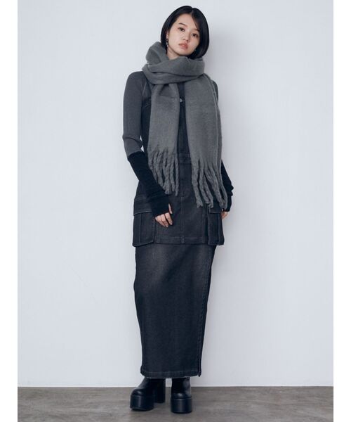 EMODA（エモダ）の「ボリュームフリンジマフラー（マフラー・レディース・グリーン/グレー/アイボリー・FREE）」の5枚目の写真