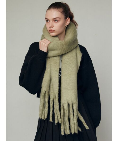 EMODA（エモダ）の「ボリュームフリンジマフラー（マフラー・レディース・グリーン/グレー/アイボリー・FREE）」の13枚目の写真