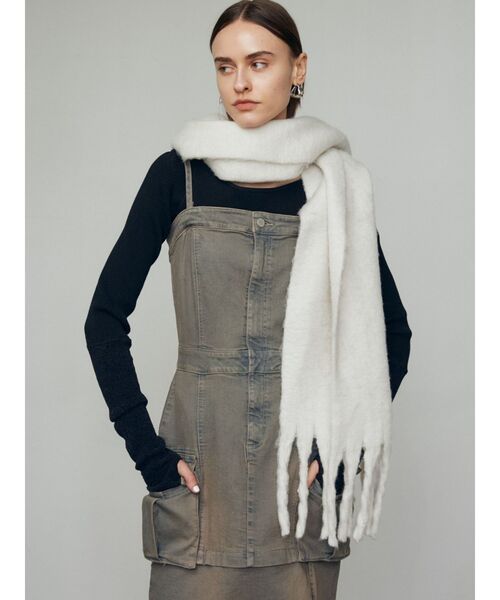 EMODA（エモダ）の「ボリュームフリンジマフラー（マフラー・レディース・グリーン/グレー/アイボリー・FREE）」の15枚目の写真