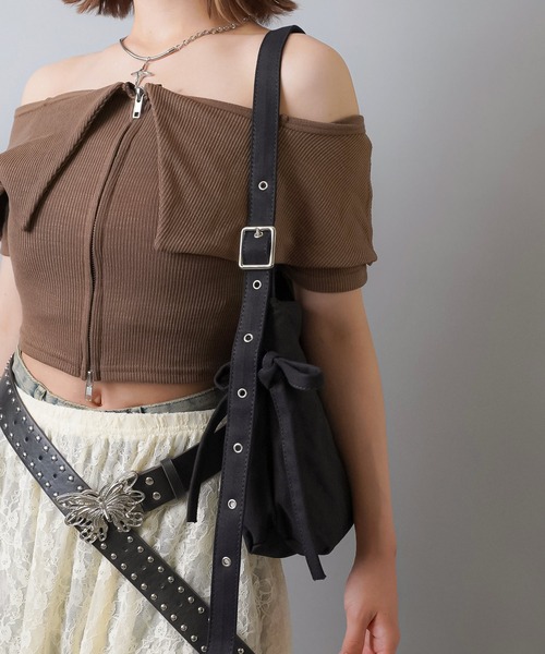 SPINNS（スピンズ）の「ハトメデザイン リボンショルダーバッグ（ショルダーバッグ・レディース・ブラック/ブルー系その他・ONESIZE）」の8枚目の写真