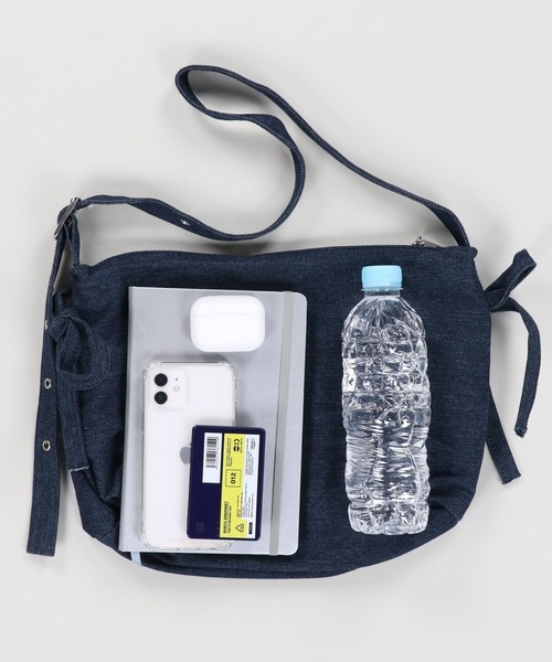 SPINNS（スピンズ）の「ハトメデザイン リボンショルダーバッグ（ショルダーバッグ・レディース・ブラック/ブルー系その他・ONESIZE）」の16枚目の写真