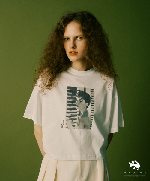 【セール】【AUDREY HEPBURN COLLECTION BY JUN】Print Tee（Tシャツ/カットソー）｜ADAM ET ROPE'（アダムエロペ） 5,236円