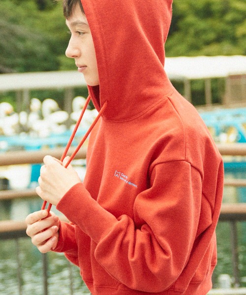 Firsthand（ファーストハンド）の「MA Firsthand/マ ファーストハンド LOGO HOODIE / ロゴフーディ / プルオーバーパーカー（パーカー・レディース・ブラック/オフホワイト/レッド/ネイビー・ﾌﾘ-）」の4枚目の写真