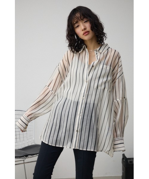 AZUL by moussy（アズールバイマウジー）の「バックスリットシアーオーバーシャツ（シャツ/ブラウス・レディース・オフホワイト/グレー/ホワイト系その他・FREE）」の17枚目の写真