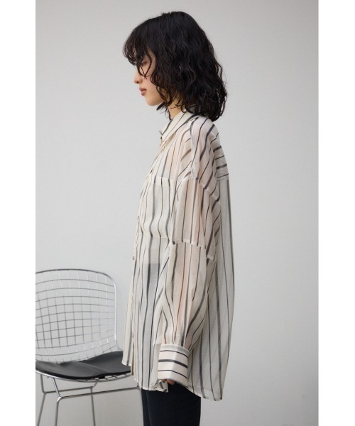 AZUL by moussy（アズールバイマウジー）の「バックスリットシアーオーバーシャツ（シャツ/ブラウス・レディース・オフホワイト/グレー/ホワイト系その他・FREE）」の20枚目の写真