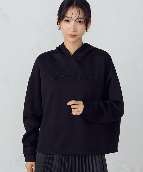 COMME CA ISM（コムサイズム）の「ロゴ刺繍 オーバーサイズ ダンボールニット　パーカー（パーカー・レディース・モカ/アイボリー/ブラック・MEDIUM/LARGE）」の3枚目の写真