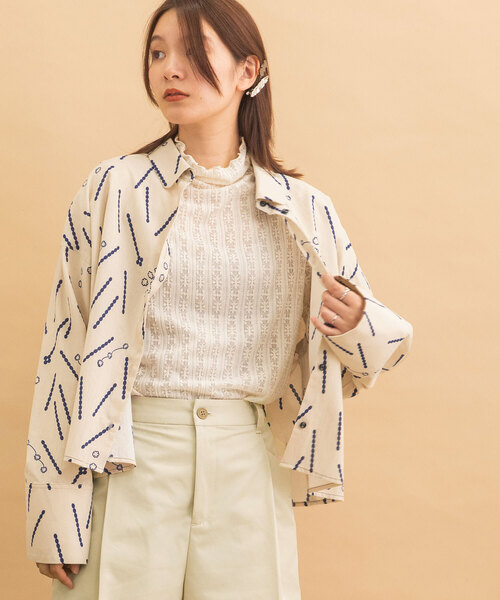 POU DOU DOU（プードゥドゥ）の「konpeitoプリントワイドスリーブシャツ（シャツ/ブラウス・レディース・ベージュ/ネイビー・M）」の8枚目の写真