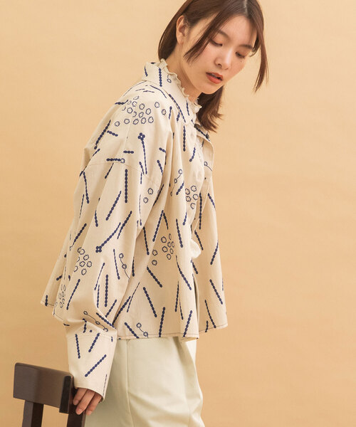 POU DOU DOU（プードゥドゥ）の「konpeitoプリントワイドスリーブシャツ（シャツ/ブラウス・レディース・ベージュ/ネイビー・M）」の9枚目の写真