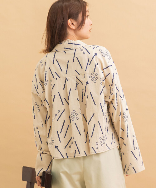 POU DOU DOU（プードゥドゥ）の「konpeitoプリントワイドスリーブシャツ（シャツ/ブラウス・レディース・ベージュ/ネイビー・M）」の11枚目の写真