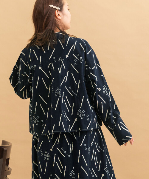 POU DOU DOU（プードゥドゥ）の「konpeitoプリントワイドスリーブシャツ（シャツ/ブラウス・レディース・ベージュ/ネイビー・M）」の18枚目の写真