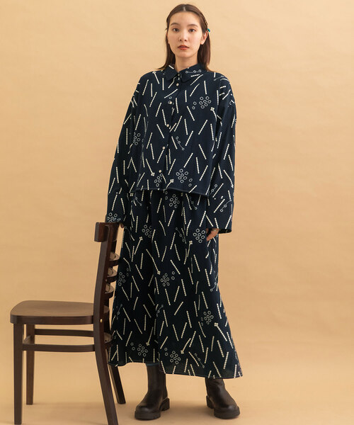 POU DOU DOU（プードゥドゥ）の「konpeitoプリントワイドスリーブシャツ（シャツ/ブラウス・レディース・ベージュ/ネイビー・M）」の21枚目の写真