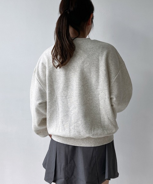 AS KNOW AS plus(アズノゥアズプラス)の「◇ウサギとロゴ刺繍 ビッグサイズスウェットプルオーバー(スウェット・レディース・レッド系/アイボリー系/ブラック系・FREE)」の6枚目の写真