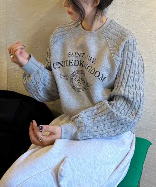 AMAJI(アマジ)の「ラグランケーブルニットスリーブカレッジスウェットトップス(スウェット・レディース・ライトグレー/グレー/ネイビー・FREE)」の5枚目の写真