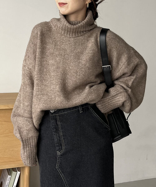 CAPRICIEUX LE'MAGE（カプリシューレマージュ）の「【もちふわシリーズ】もちふわルーズタートルプルオーバー（ニット/セーター・レディース・ベージュ/ネイビー/レッド/アイボリー・FREE）」の2枚目の写真