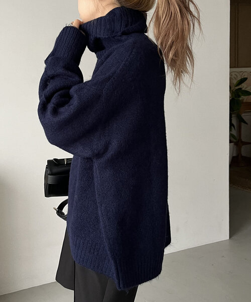 CAPRICIEUX LE'MAGE（カプリシューレマージュ）の「【もちふわシリーズ】もちふわルーズタートルプルオーバー（ニット/セーター・レディース・ベージュ/ネイビー/レッド/アイボリー・FREE）」の8枚目の写真