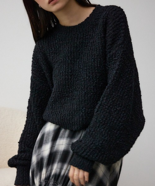 AZUL by moussy(アズールバイマウジー)の「ブークレクロップドニット(ニット/セーター・レディース・アイボリー/ブラック/レッド・FREE)」の2枚目の写真