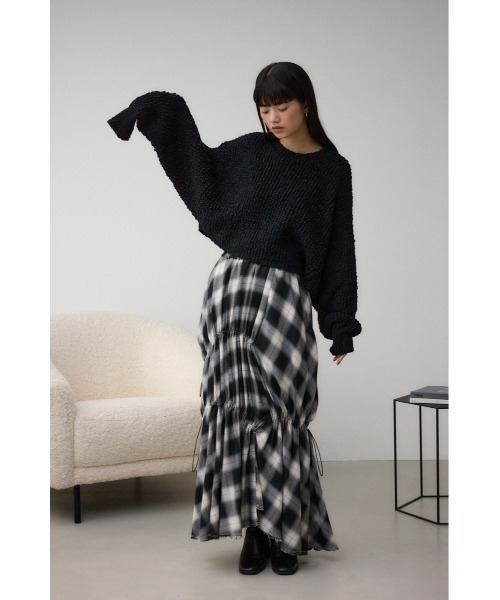 AZUL by moussy(アズールバイマウジー)の「ブークレクロップドニット(ニット/セーター・レディース・アイボリー/ブラック/レッド・FREE)」の17枚目の写真