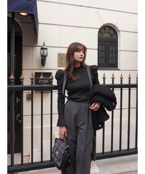 Her lip to（ハーリップトゥー）の「Volume-Sleeve Glitter Knit Top（ニット/セーター・レディース・ブラック/グレー系/ピンク系/ベージュ・S/M）」の5枚目の写真