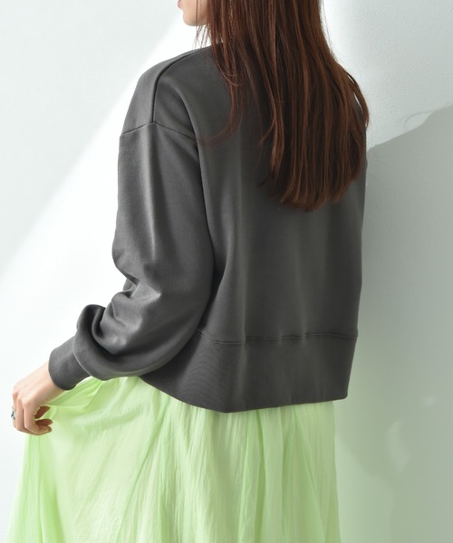 INTERPLANET（インタープラネット）の「スタッズロゴショートプルオーバー（スウェット・レディース・ダークブラウン/アイボリー/オートミール・FREE）」の17枚目の写真