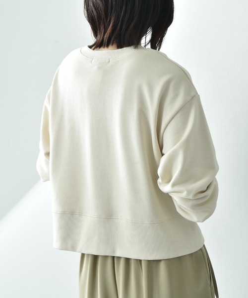 INTERPLANET（インタープラネット）の「スタッズロゴショートプルオーバー（スウェット・レディース・ダークブラウン/アイボリー/オートミール・FREE）」の21枚目の写真