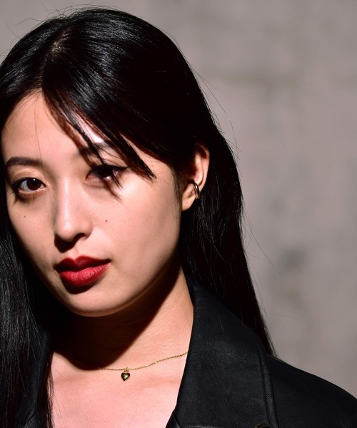 LHME（エルエイチエムイー）の「チャンキーイヤーカフ/サージカルステンレス316L（金属アレルギー対応）【LHME / エルエイチエムイー】（イヤーカフ・レディース・ゴールド・ONE SIZE）」の5枚目の写真