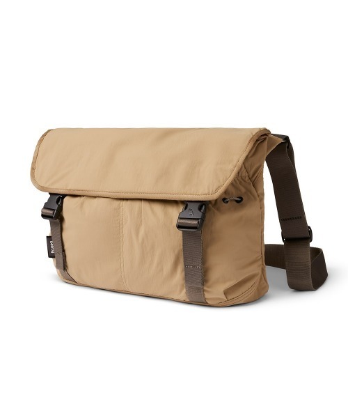entre square(アントレスクエアー)の「Bellroy/ショルダーバッグ Cinch Messenger Bag サンド(廃盤カラー)(ショルダーバッグ・メンズ・サンドベージュ・ONE SIZE)」の1枚目の写真