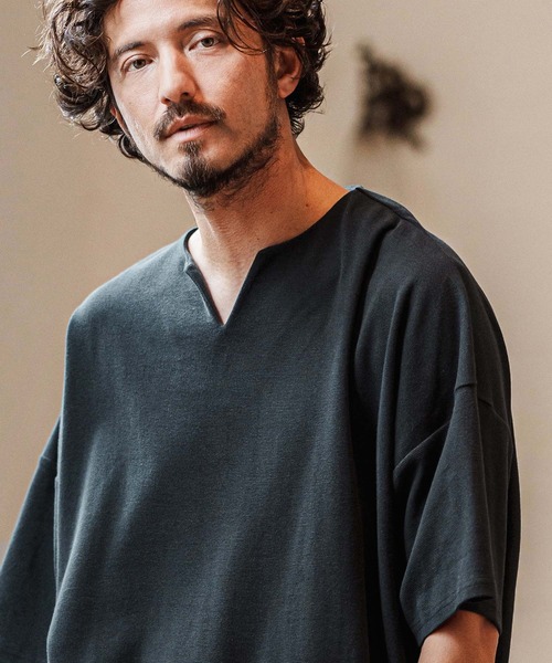 CAMBIO(カンビオ)の「mt9419- Span Fraise Short Sleeve Key Neck Cut Sew カットソー(Tシャツ/カットソー・メンズ・ホワイト/ブラック/チャコール・S/M/L)」の16枚目の写真