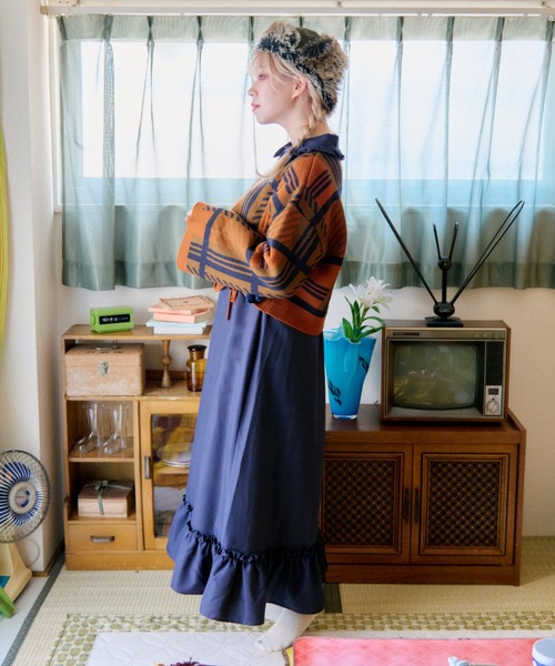 kutir(クティール)の「【クティールとレトロ】ベロアリボン付きチェックジャガードドロストニット(ニット/セーター・レディース・ブラック系/グリーン系/オレンジ系・FREE)」の9枚目の写真