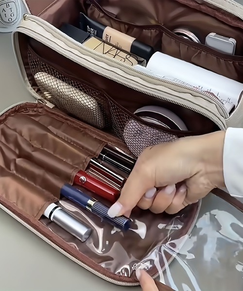 LA VORAGINE（ラ ヴォラジネ）の「仕切り大容量メイク収納ポーチ（ポーチ・レディース・ピンク/ホワイト/ベージュ/ブラック・FREE）」の12枚目の写真