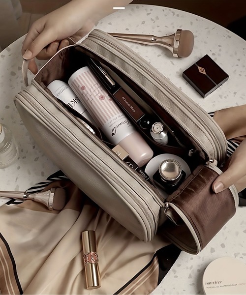 LA VORAGINE（ラ ヴォラジネ）の「仕切り大容量メイク収納ポーチ（ポーチ・レディース・ピンク/ホワイト/ベージュ/ブラック・FREE）」の13枚目の写真