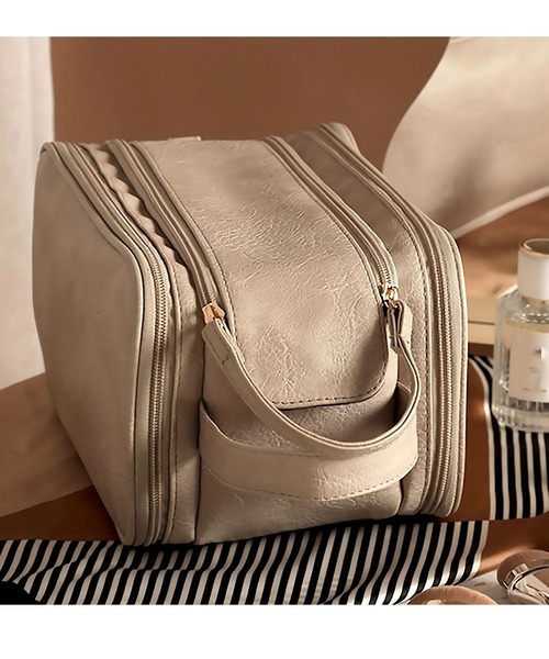 LA VORAGINE（ラ ヴォラジネ）の「仕切り大容量メイク収納ポーチ（ポーチ・レディース・ピンク/ホワイト/ベージュ/ブラック・FREE）」の11枚目の写真