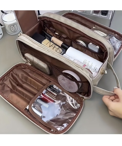 LA VORAGINE（ラ ヴォラジネ）の「仕切り大容量メイク収納ポーチ（ポーチ・レディース・ピンク/ホワイト/ベージュ/ブラック・FREE）」の17枚目の写真