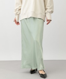 チンチラサテンスカート