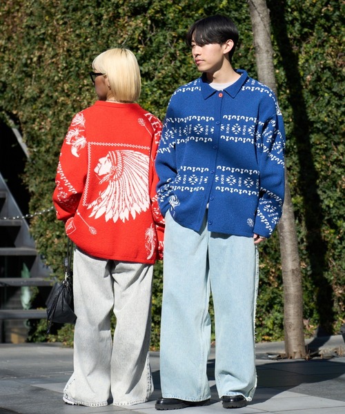 SOUNDSGOOOOD（サウンズグッド）の「【SOUNDS GOOOOD】チロリアンブークレニットポロカーディガン（ニット/セーター・レディース・ブルー/レッド・ONE SIZE）」の4枚目の写真