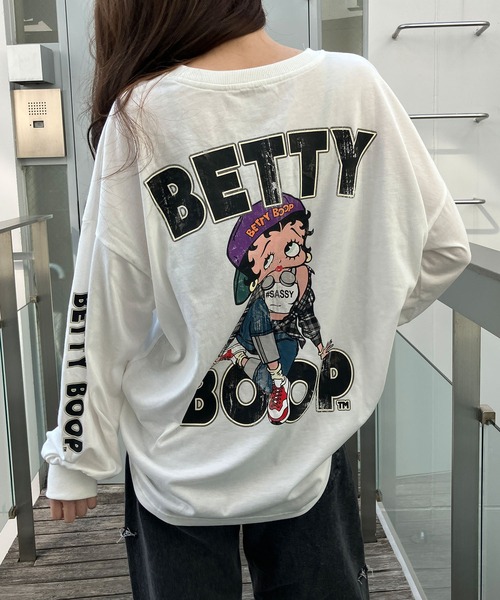GLAMOROUS JANE(グラマラスジェーン)の「BETTY BOOPプリントプルオーバー(Tシャツ/カットソー・レディース・チャコールグレー/オフホワイト/ブラック・FREE)」の5枚目の写真