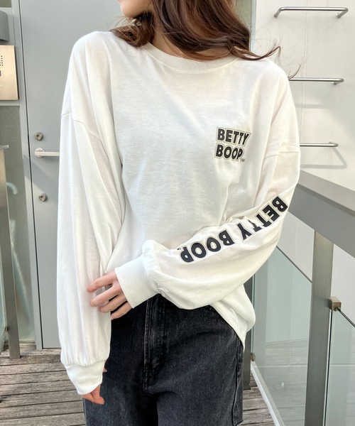 GLAMOROUS JANE(グラマラスジェーン)の「BETTY BOOPプリントプルオーバー(Tシャツ/カットソー・レディース・チャコールグレー/オフホワイト/ブラック・FREE)」の9枚目の写真