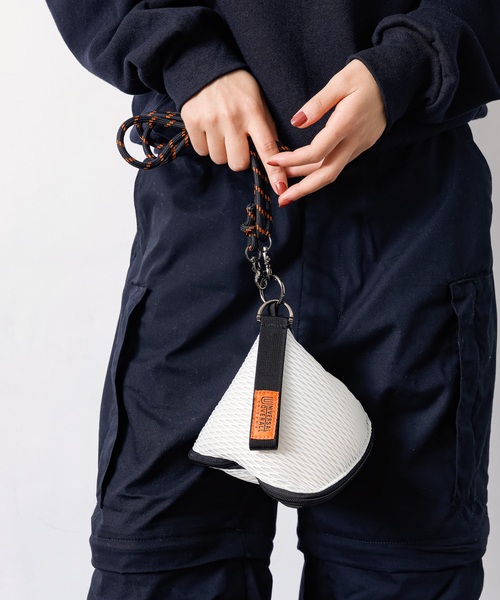 UNIVERSAL OVERALL(ユニバーサルオーバーオール)の「【UNIVERSALOVERALL / ユニバーサルオーバーオール】PYRAMID MESH SHOULDER/メッシュショルダー/ユニセックス/SUVO-020(ショルダーバッグ・メンズ・ホワイト/チャコールグレー/ブラック/ライム/サックスブルー・フリー)」の1枚目の写真