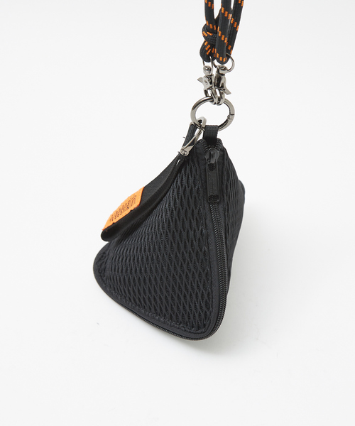 UNIVERSAL OVERALL(ユニバーサルオーバーオール)の「【UNIVERSALOVERALL / ユニバーサルオーバーオール】PYRAMID MESH SHOULDER/メッシュショルダー/ユニセックス/SUVO-020(ショルダーバッグ・メンズ・ホワイト/チャコールグレー/ブラック/ライム/サックスブルー・フリー)」の21枚目の写真